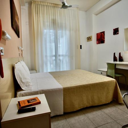 Hotel Dell'Angelo Rimini Buitenkant foto