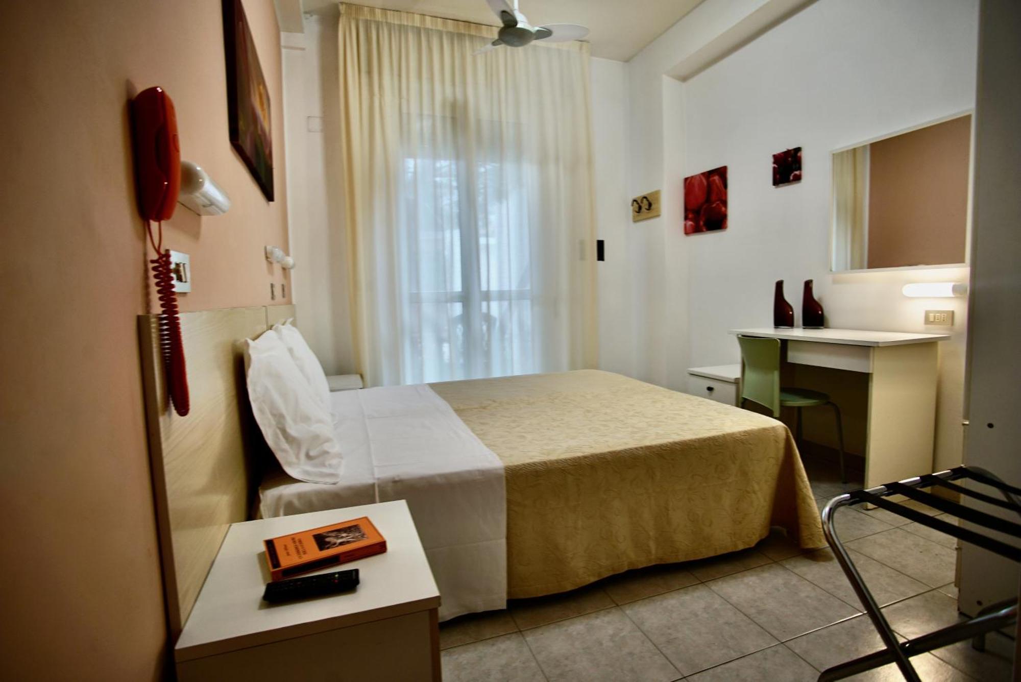 Hotel Dell'Angelo Rimini Buitenkant foto